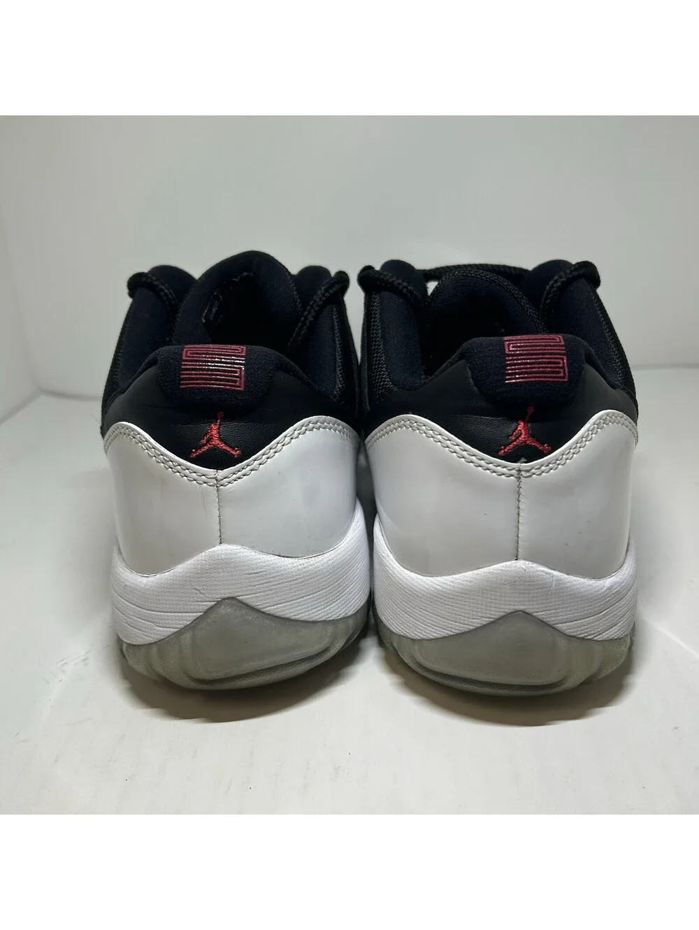 Air Jordan 11 Retro Low Tuxedo 2013 - Size 11 - (528895-110)